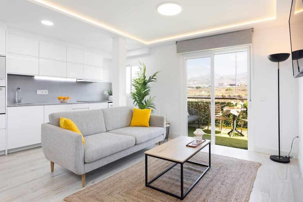 Sunnyland Apartment Arona Cho Екстер'єр фото