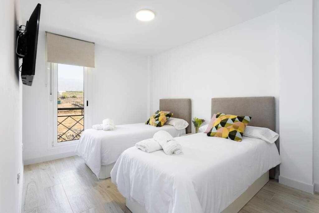 Sunnyland Apartment Arona Cho Екстер'єр фото